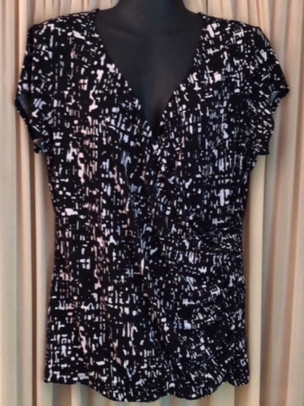 Beautiful Apt. 9 Wrap Around XL Blouse